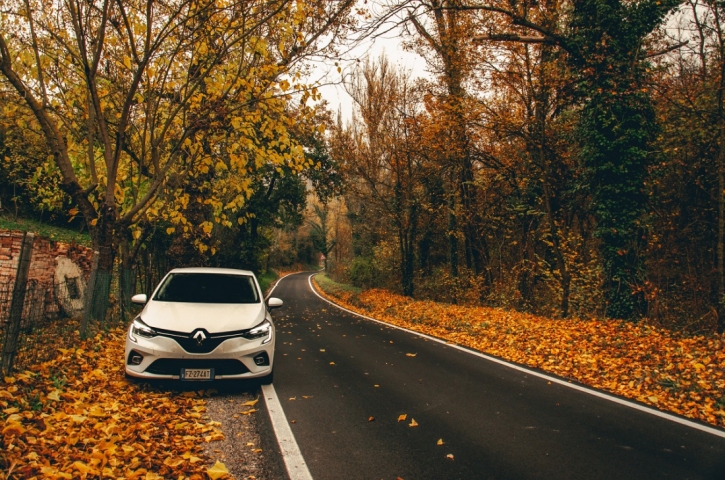 Jak przygotować samochód przed nadejściem jesieni?